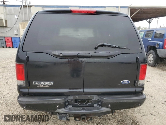2003 Ford Excursion Limited z VIN 1FMNU42SX3EA92060, wystawiony jako Copart lot #58621835 z przebiegiem 158 157 mil mil oraz Czysty tytuł • Clean title. Historia ofert i sprzedaży dostępna na DreamBid. Obrazek 6.