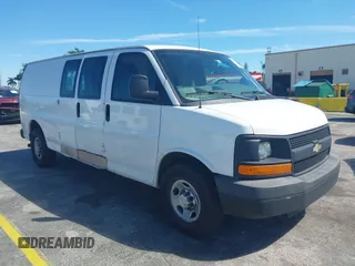 2015 Chevrolet Express Cargo z VIN 1GCZGUCG4F1113116, wystawiony jako IAAI lot #41853253 z przebiegiem 108 364 mil mil oraz . Historia ofert i sprzedaży dostępna na DreamBid. Obrazek 1.