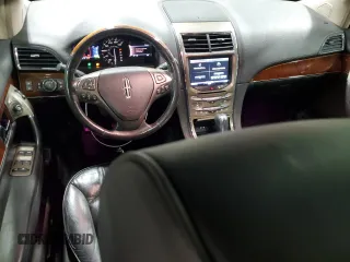 2013 Lincoln MKX z VIN 2LMDJ8JK0DBL26172, wystawiony jako Copart lot #54332155 z przebiegiem 158 182 mil mil oraz Szkoda całkowita • Salvage title. Historia ofert i sprzedaży dostępna na DreamBid. Obrazek 8.