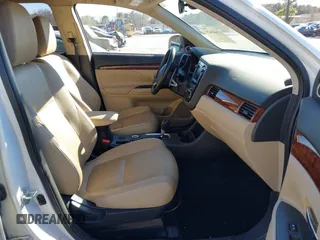 2015 Mitsubishi Outlander GT with VIN JA4JZ4AX4FZ013037, listed as a IAAI auction lot 41683425 with 172,700 mi miles and . Bid and sale history available at DreamBid. Image 5.