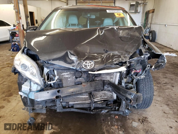 2013 Toyota Sienna XLE with VIN 5TDDK3DC4DS070167, listed as a Copart auction lot 46992565 with Not Provided miles and Salvage Title. Bid and sale history available at DreamBid. Image 5.