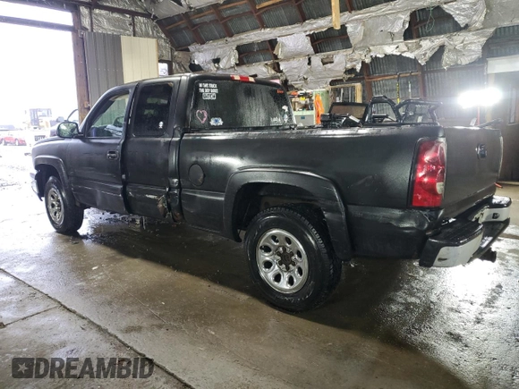 2005 Chevrolet Silverado 1500 Work Truck z VIN 2GCEK19V351307212, wystawiony jako Copart lot #84217594 z przebiegiem 175 380 mil mil oraz Szkoda całkowita • Salvage title. Historia ofert i sprzedaży dostępna na DreamBid. Obrazek 2.