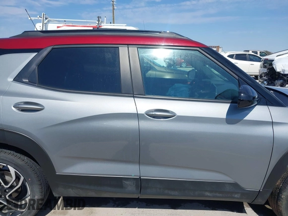 2025 Chevrolet TrailBlazer RS with VIN KL79MTSL1SB083236, listed as a IAAI auction lot 41685432 with 2,210 mi miles and . Bid and sale history available at DreamBid. Image 14.