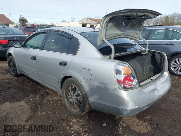 2004 Nissan Altima S with VIN 1N4AL11D74C140091, listed as a IAAI auction lot 41627388 with 999,999 mi miles. Bid and sale history available at carsss.com. Image 3.