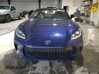 2023 Toyota GR86 Premium with VIN JF1ZNBE10P9761127, listed as a Copart auction lot 42639055 with 28,013 mi miles and Salvage Title. Bid and sale history available at carsss.com. Image 5.