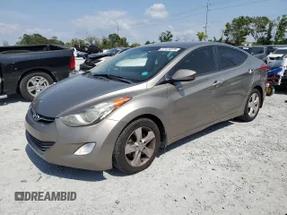 2013 Hyundai Elantra Limited z VIN 5NPDH4AE9DH448418, wystawiony jako Copart lot #57474375 z przebiegiem 87 575 mil mil oraz Szkoda całkowita • Salvage title. Historia ofert i sprzedaży dostępna na DreamBid. Obrazek 1.