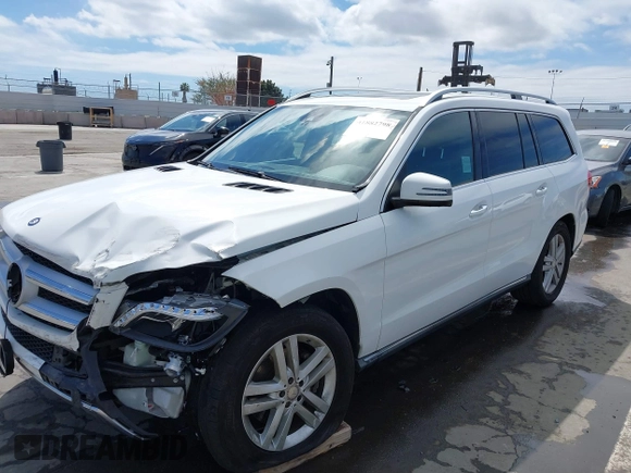2015 Mercedes-Benz GL-Class GL 450 with VIN 4JGDF6EEXFA597082, listed as a IAAI auction lot 41882798 with 94,340 mi miles. Bid and sale history available at carsss.com. Image 6.