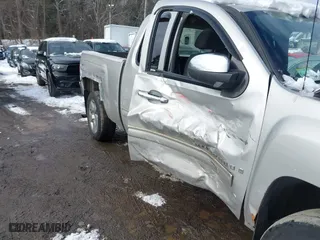 2009 Chevrolet Silverado 1500 LT with VIN 2GCEK29J091115058, listed as a IAAI auction lot 41527034 with 197,350 mi miles. Bid and sale history available at carsss.com. Image 6.