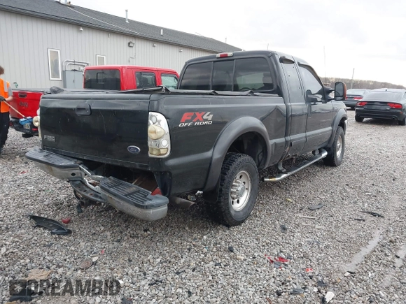 2003 Ford Super Duty F-250 XL with VIN 1FTNX21LX3EB29084, listed as a IAAI auction lot 41837791 with 213,008 mi miles. Bid and sale history available at carsss.com. Image 4.