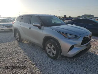 2020 Toyota Highlander L with VIN 5TDCZRBH8LS030357, listed as a Copart auction lot 52775755 with 106,402 mi miles and Clean title. Bid and sale history available at DreamBid. Image 4.