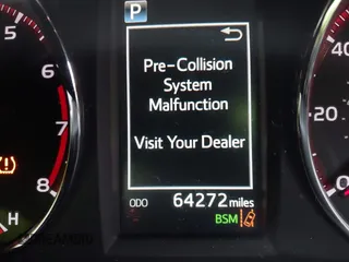 2017 Toyota RAV4 SE с VIN 2T3JFREV7HW669529, выставлен на аукционе IAAI как лот 42155284 с пробегом 64 272 миль миль и . История ставок и продаж доступна на DreamBid. Изображение 7.