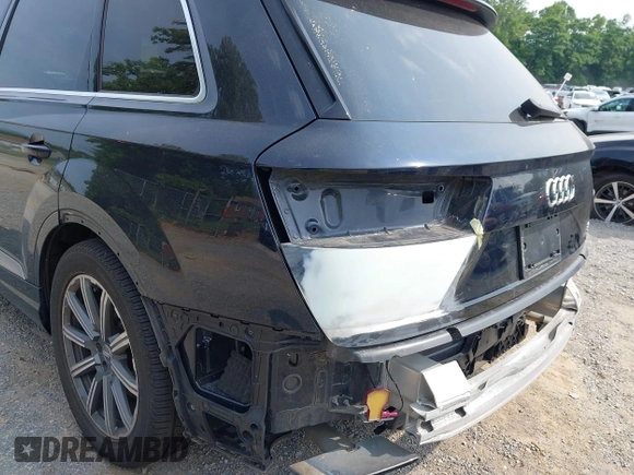 2017 Audi Q7 Premium Plus z VIN WA1LAAF78HD024548, wystawiony jako IAAI lot #42403316 z przebiegiem 105 592 mil mil oraz . Historia ofert i sprzedaży dostępna na DreamBid. Obrazek 19.