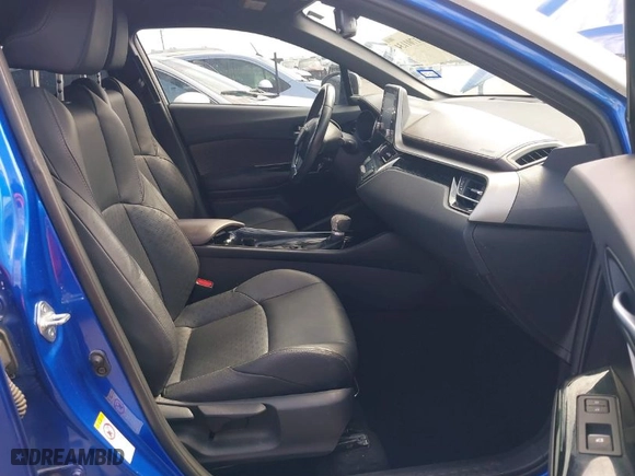2019 Toyota C-HR XLE with VIN NMTKHMBX8KR079399, listed as a IAAI auction lot 41701134 with 71,892 mi miles. Bid and sale history available at carsss.com. Image 5.