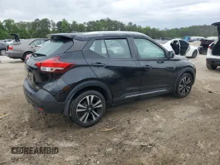 2020 Nissan Kicks SR with VIN 3N1CP5DV2LL533375, listed as a Copart auction lot 53901525 with 100,947 mi miles and Clean Title. Bid and sale history available at carsss.com. Image 3.