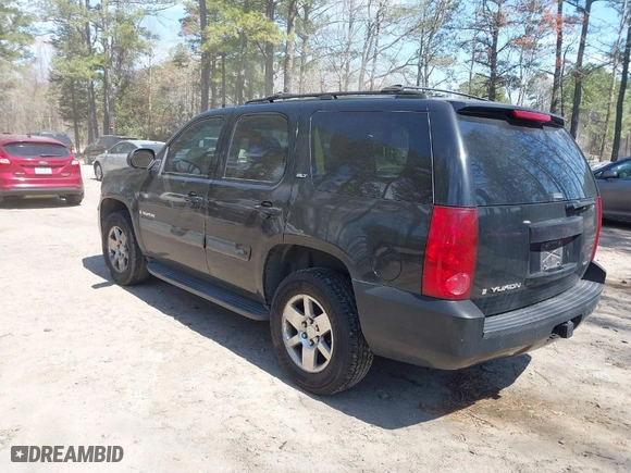 2007 GMC Yukon SLT with VIN 1GKFC13017R255432, listed as a IAAI auction lot 41908225 with 243,059 mi miles. Bid and sale history available at carsss.com. Image 3.
