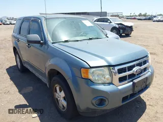 2010 Ford Escape XLS с VIN 1FMCU0C73AKA70104, выставлен на аукционе IAAI как лот 42451859 с пробегом 184 776 миль миль и . История ставок и продаж доступна на DreamBid. Изображение 1.