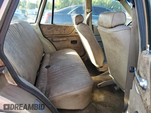 1986 Ford Escort z VIN 1FABP3495GW365298, wystawiony jako Copart lot #72817134 z przebiegiem 65 177 mil mil oraz Tytuł czysty. Historia ofert i sprzedaży dostępna na DreamBid. Obrazek 10.