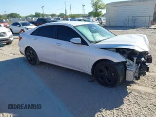 2022 Hyundai Elantra SEL z VIN 5NPLM4AG2NH060005, wystawiony jako IAAI lot #41823414 z przebiegiem 66 873 mil mil oraz . Historia ofert i sprzedaży dostępna na DreamBid. Obrazek 1.