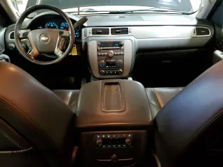 2013 Chevrolet Tahoe LT z VIN 1GNSKBE08DR264454, wystawiony jako Copart lot #60296205 z przebiegiem 135 688 mil mil oraz Szkoda całkowita • Salvage title. Historia ofert i sprzedaży dostępna na DreamBid. Obrazek 8.