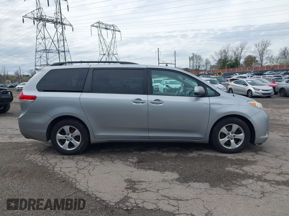 2012 Toyota Sienna LE AAS with VIN 5TDKK3DC9CS227584, listed as a IAAI auction lot 41972758 with 258,077 mi miles. Bid and sale history available at carsss.com. Image 14.
