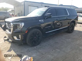 2021 GMC Yukon XL SLT with VIN 1GKS2GKD7MR451511, listed as a Copart auction lot 69013344 with 123,317 mi miles and Salvage Title. Bid and sale history available at carsss.com. Image 1.