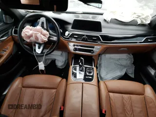 2018 BMW 7 Series M760i xDrive with VIN WBA7H6C58JG614544, listed as a Copart auction lot 70382702 with 0 mi miles. Bid and sale history available at carsss.com. Image 8.