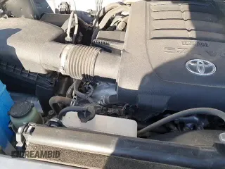 2017 Toyota Tundra SR с VIN 5TFUW5F15HX632573, выставлен на аукционе Copart как лот 72049485 с пробегом 98 836 миль миль и Списание • Salvage title. История ставок и продаж доступна на DreamBid. Изображение 13.