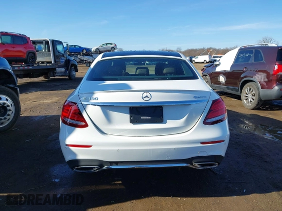 2019 Mercedes-Benz E-Class E 300 with VIN WDDZF4KB7KA544039, listed as a IAAI auction lot 41824267 with 67,072 mi miles. Bid and sale history available at carsss.com. Image 16.