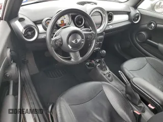 2012 MINI Convertible z VIN WMWZN3C59CT135172, wystawiony jako Copart lot #45593815 z przebiegiem 154 477 mil mil oraz Szkoda całkowita • Salvage title. Historia ofert i sprzedaży dostępna na DreamBid. Obrazek 8.