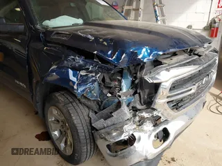 2019 Ram 1500 Big Horn z VIN 1C6SRFFT5KN762580, wystawiony jako IAAI lot #41858654 z przebiegiem 57 801 mil mil oraz . Historia ofert i sprzedaży dostępna na DreamBid. Obrazek 6.