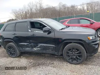 2017 Jeep Grand Cherokee Laredo with VIN 1C4RJFAG9HC882251, listed as a IAAI auction lot 41696710 with 129,627 mi miles and . Bid and sale history available at DreamBid. Image 13.