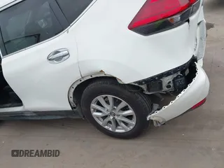 2017 Nissan Rogue SL z VIN JN8AT2MT8HW144260, wystawiony jako IAAI lot #41961989 z przebiegiem 114 627 mil mil oraz . Historia ofert i sprzedaży dostępna na DreamBid. Obrazek 18.