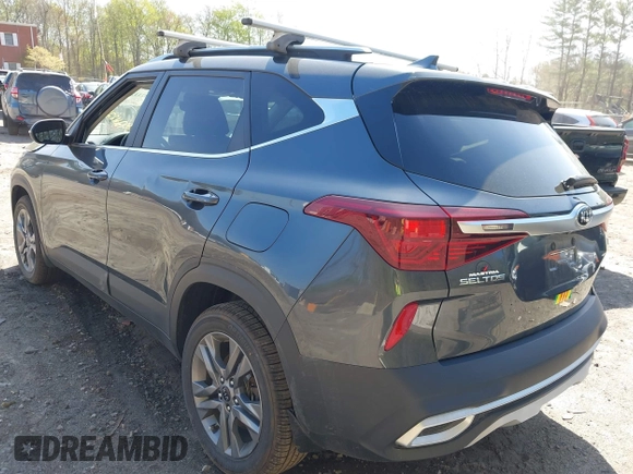 2021 Kia Seltos S z VIN KNDEUCAA7M7170551, wystawiony jako IAAI lot #42112245 z przebiegiem 50 300 mil mil oraz . Historia ofert i sprzedaży dostępna na DreamBid. Obrazek 3.