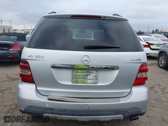2008 Mercedes-Benz M 350 z VIN 4JGBB86E68A362923, wystawiony jako IAAI lot #42190609 z przebiegiem 131 792 mil mil oraz . Historia ofert i sprzedaży dostępna na DreamBid. Obrazek 16.