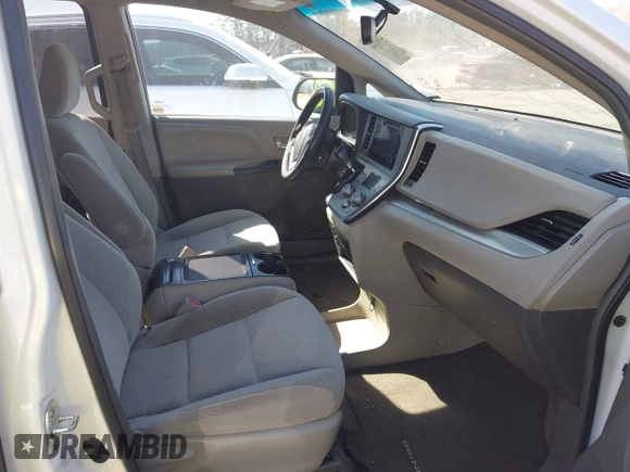 2016 Toyota Sienna LE AAS с VIN 5TDKK3DC0GS731995, выставлен на аукционе IAAI как лот 41856946 с пробегом 19 700 миль миль и . История ставок и продаж доступна на DreamBid. Изображение 5.