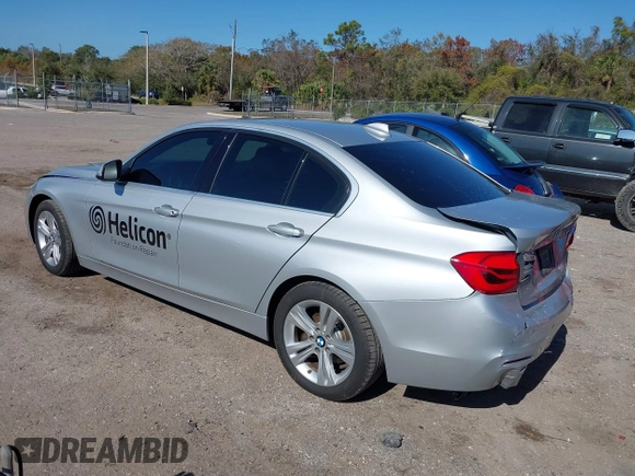 2017 BMW 3 Series 330i z VIN WBA8B9G38HNU54459, wystawiony jako IAAI lot #41297483 z przebiegiem 141 535 mil mil oraz . Historia ofert i sprzedaży dostępna na DreamBid. Obrazek 3.