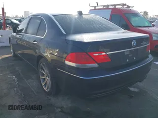 2006 BMW 7 Series 750Li with VIN WBAHN83546DT34282, listed as a IAAI auction lot 41500332 with 117,535 mi miles. Bid and sale history available at carsss.com. Image 3.