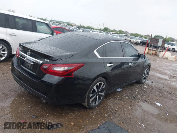 2018 Nissan Altima 2.5 SR with VIN 1N4AL3AP1JC131386, listed as a IAAI auction lot 41895828 with 58,912 mi miles. Bid and sale history available at carsss.com. Image 4.