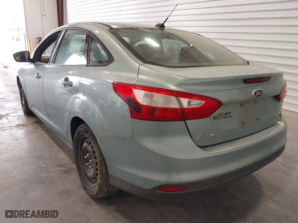 2012 Ford Focus SE with VIN 1FAHP3F22CL456034, listed as a IAAI auction lot 41864862 with 185,897 mi miles. Bid and sale history available at carsss.com. Image 3.