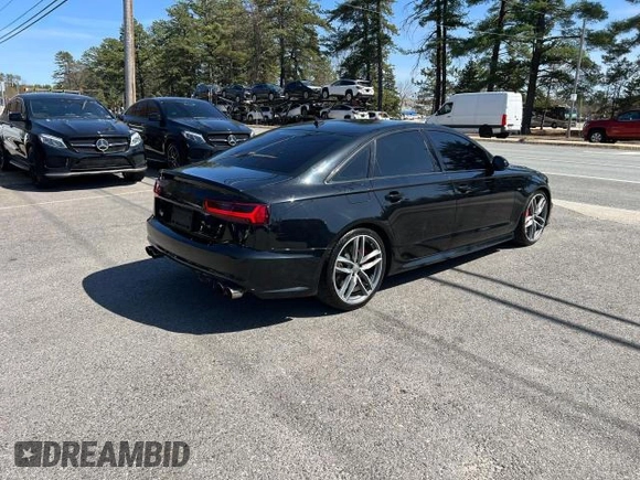 2018 Audi S6 Premium Plus z VIN WAUFFAFC6JN000859, wystawiony jako Copart lot #58193725 z przebiegiem 120 327 mil mil oraz Tytuł czysty. Historia ofert i sprzedaży dostępna na DreamBid. Obrazek 4.