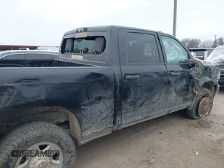 2023 Ram 2500 Tradesman z VIN 3C6UR5CL0PG614831, wystawiony jako IAAI lot #41367939 z przebiegiem 70 439 mil mil oraz . Historia ofert i sprzedaży dostępna na DreamBid. Obrazek 15.