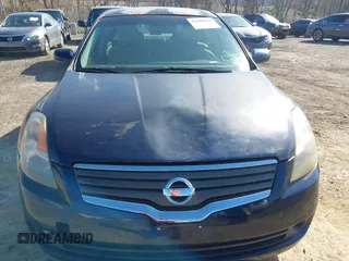 2008 Nissan Altima 2.5 S with VIN 1N4AL21E68C179999, listed as a IAAI auction lot 42068561 with 86,585 mi miles. Bid and sale history available at carsss.com. Image 12.