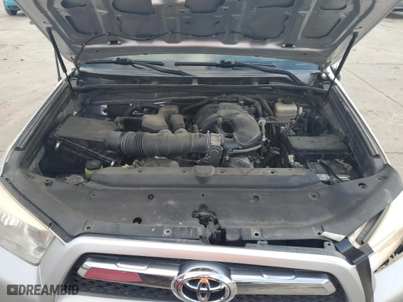 2011 Toyota 4Runner SR5 with VIN JTEZU5JR9B5027110, listed as a Copart auction lot 44232085 with 195,224 mi miles and Salvage Title. Bid and sale history available at carsss.com. Image 12.