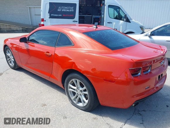 2013 Chevrolet Camaro LT z VIN 2G1FB1E35D9200406, wystawiony jako IAAI lot #42398599 z przebiegiem 118 700 mil mil oraz . Historia ofert i sprzedaży dostępna na DreamBid. Obrazek 3.