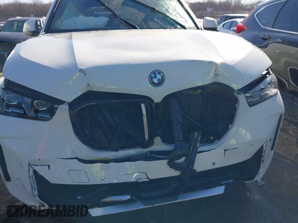 2024 BMW X5 xDrive50e with VIN 5UX43EU0XR9U35163, listed as a IAAI auction lot 41780918 with 17,679 mi miles. Bid and sale history available at carsss.com. Image 6.
