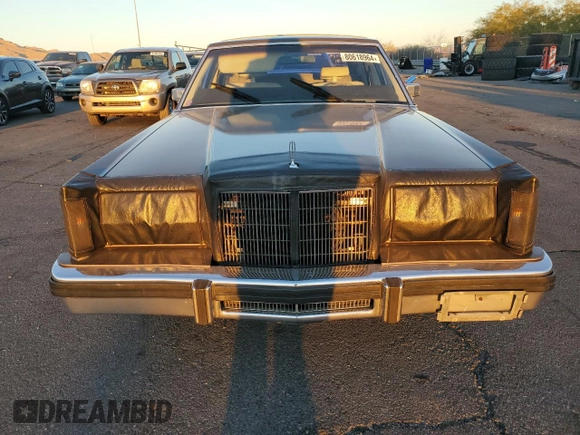 1980 Lincoln Continental with VIN 0Y90G643044, listed as a Copart auction lot 80618964 with 14,372 mi miles and Clean Title. Bid and sale history available at DreamBid. Image 5.