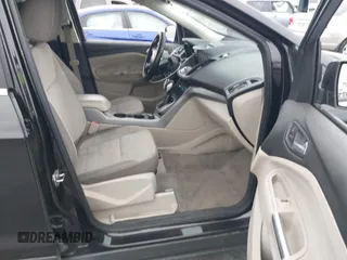 2013 Ford Escape SE with VIN 1FMCU0GX4DUA34229, listed as a IAAI auction lot 42358941 with 141,492 mi miles and . Bid and sale history available at DreamBid. Image 5.