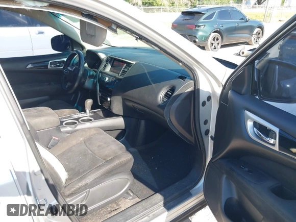 2014 Nissan Pathfinder SL with VIN 5N1AR2MN9EC673446, listed as a IAAI auction lot 39261668 with 125,419 mi miles and . Bid and sale history available at DreamBid. Image 5.