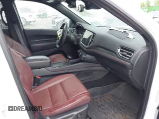 2024 Dodge Durango R/T Plus z VIN 1C4SDJCT4RC228085, wystawiony jako IAAI lot #42047084 z przebiegiem 6 458 mil mil oraz . Historia ofert i sprzedaży dostępna na DreamBid. Obrazek 5.