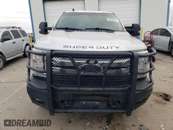 2019 Ford F-250 XL with VIN 1FT7W2BT0KEC17148, listed as a Copart auction lot 84203284 with 101,037 mi miles and Salvage title. Bid and sale history available at DreamBid. Image 5.